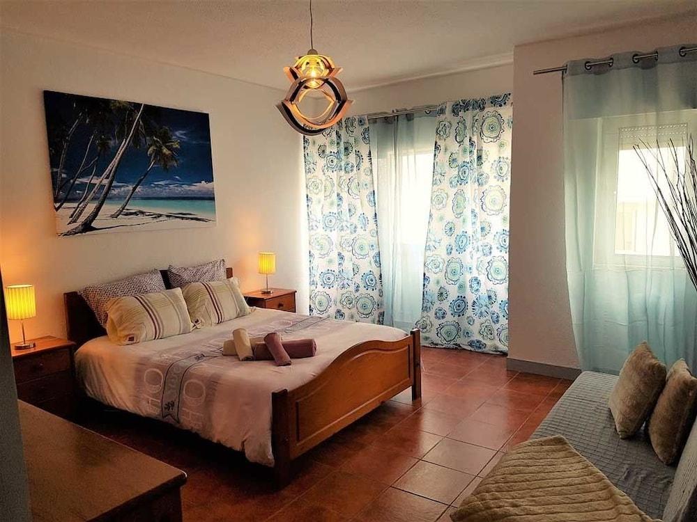 Caparica Central Apartment by Host-Point