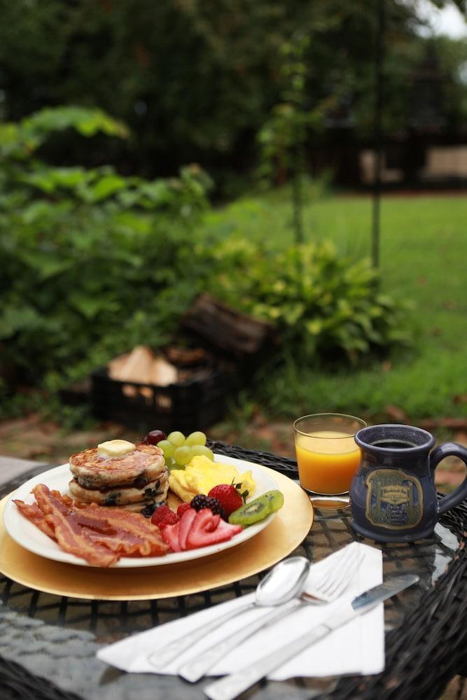 وودستوك إن بي آند بي المنطقة الخارجية