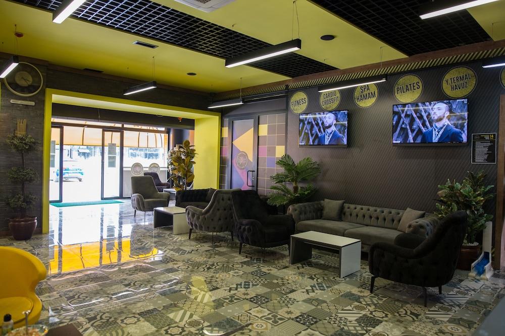 هوتل ل بي فيكس يسبا آند سبورت منطقة الجلوس في الردهة