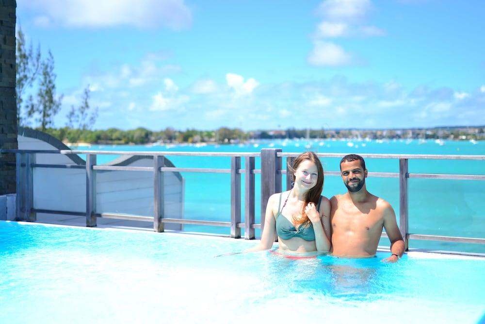 بايستون بوتيك هوتل آند سبا حمام سباحة لا متناهي