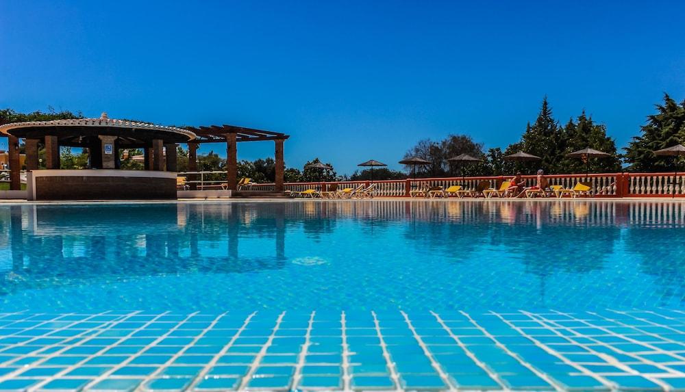 كولينا دا لابا آند فيلاز المنطقة المحيطة بالمنشأة