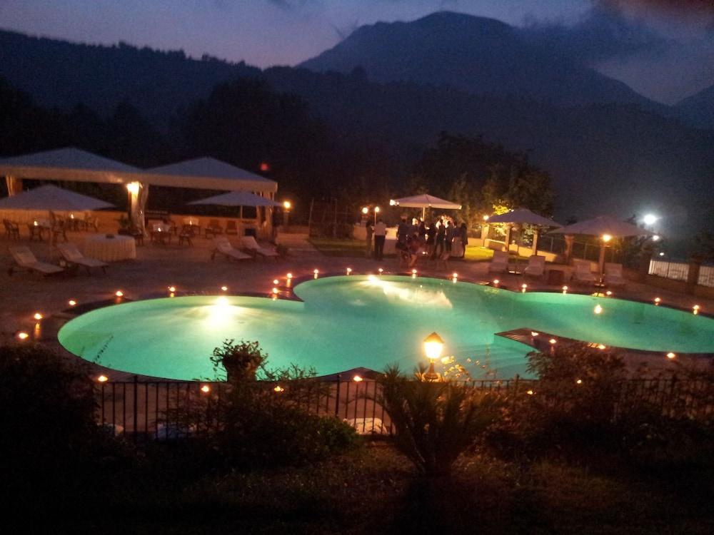 إل كاسال سان بيترو