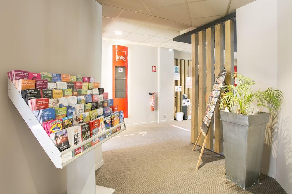 ibis Avignon Sud Reception