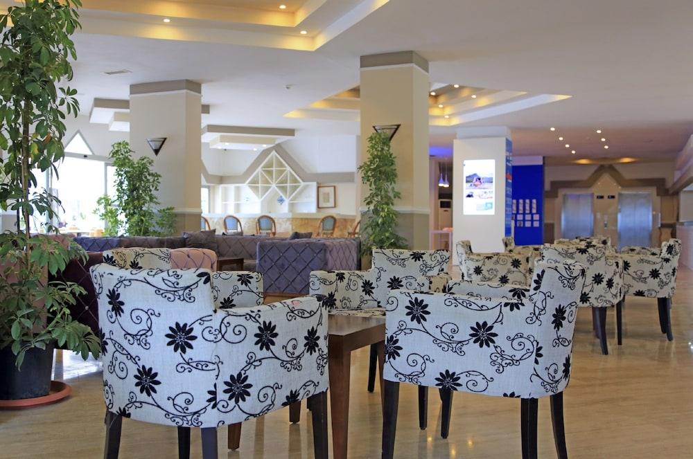 لابراندا جولوك برينسيس  - شامل لجميع الخدمات منطقة الجلوس في الردهة