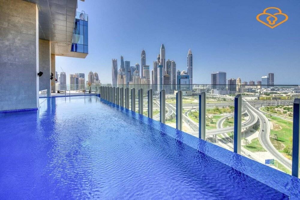 شقة في تاج ريزيدنسيز من 3 غرف نوم بأبراج بحيرات جميرا زحليقة مائية