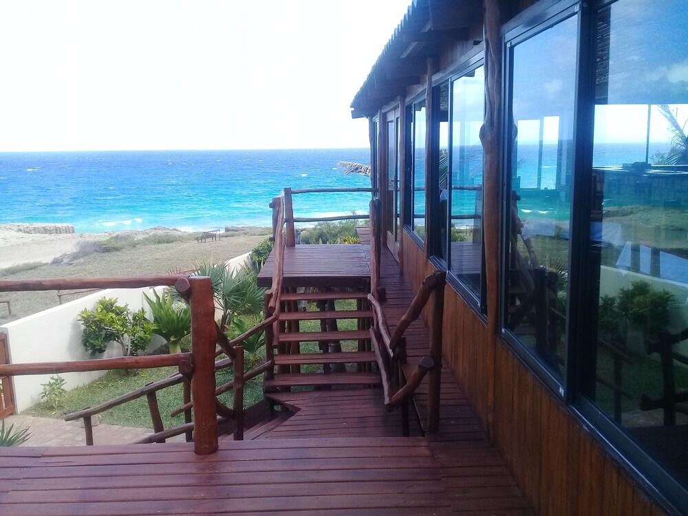 C-Mew Guesthouse Exterior