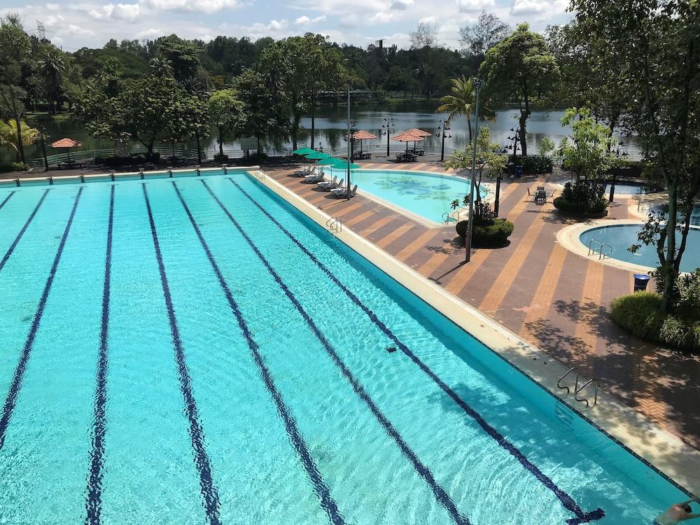 هوليداي فيلا هوتل آند كونفرنس سنتر سوبانج حمام سباحة مكشوف