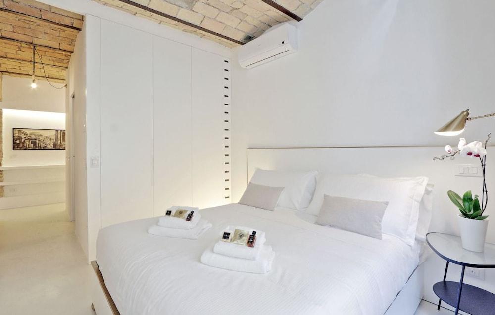 ديزاين فلات فور 4 بيبول قريبة من كولوزيوم غرفة