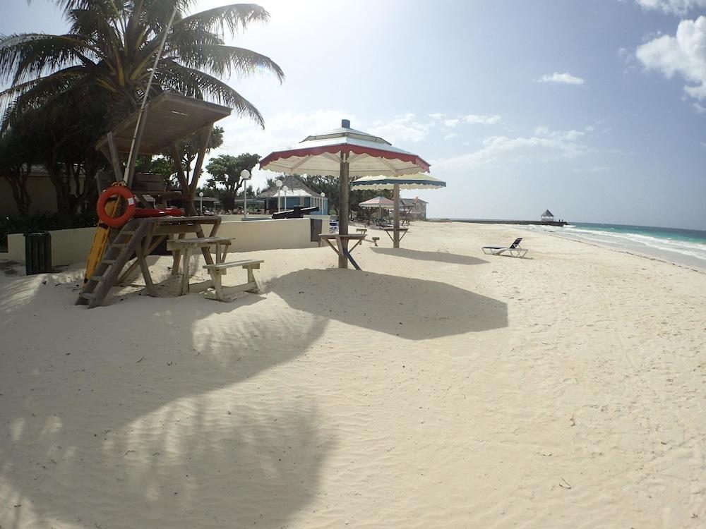 Honeycombe Villa by Jamaican Treasures