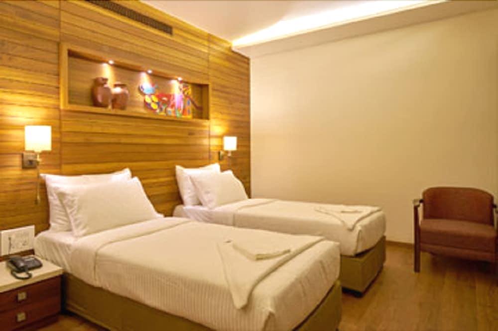 Hotel Atharv