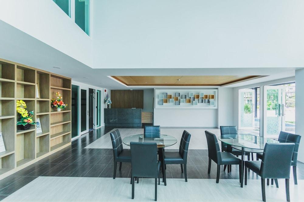 Condo in Kata in Ozone - Unit A606 Interior