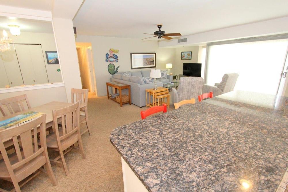 هينلوبين يونيت 316 باي لونج آند فوستر داخلي