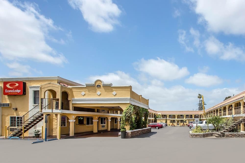 Econo Lodge Inn & Suites El Cajon San Diego East Featured Image