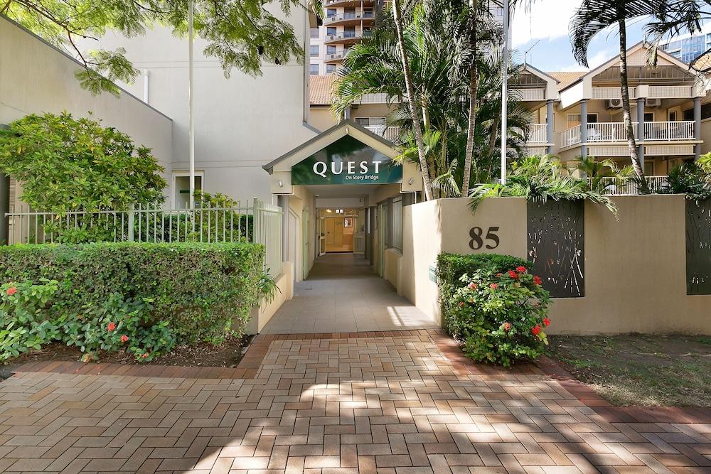 Quest on Story Bridge Exterior
