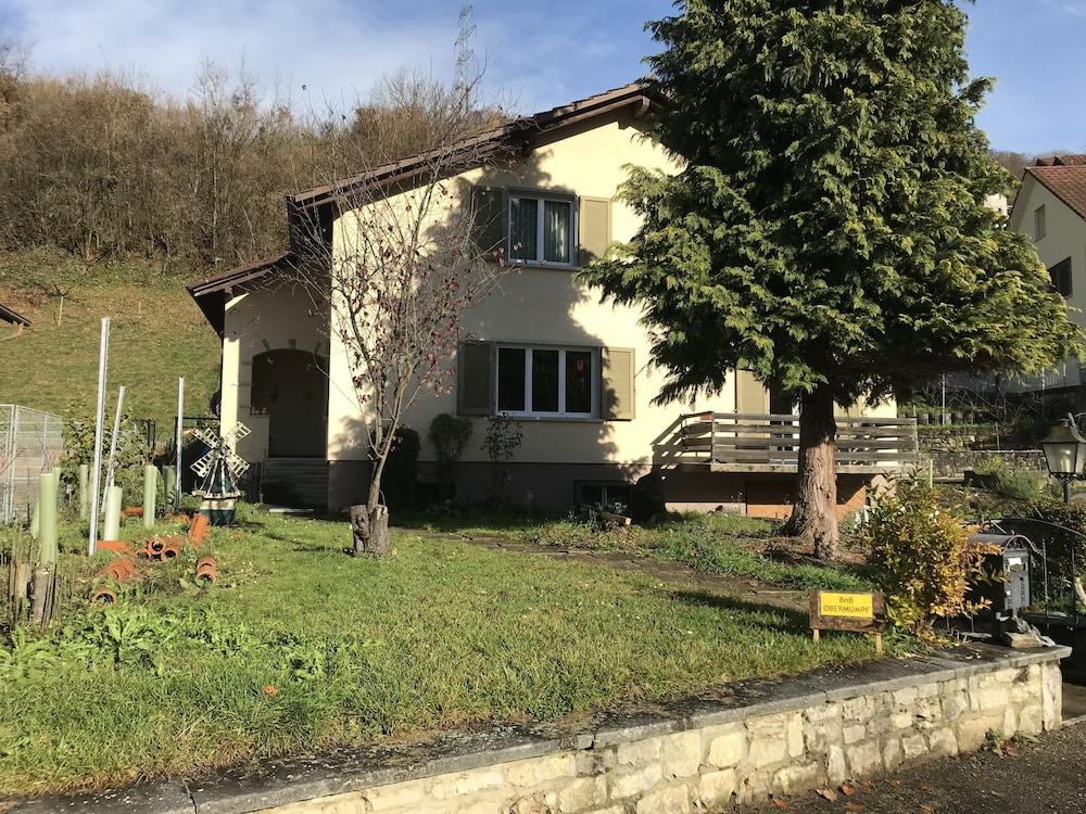 بد آند بريكفاست أوبيرمومبف الصورة الأساسية