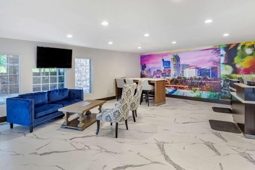 Clarion Pointe Raleigh Midtown Lobby