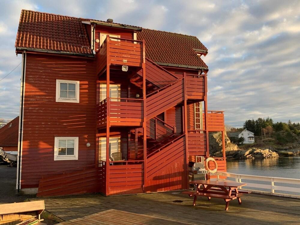 4 بيرسون هوليداي هوم إن تيلستو الصورة الأساسية