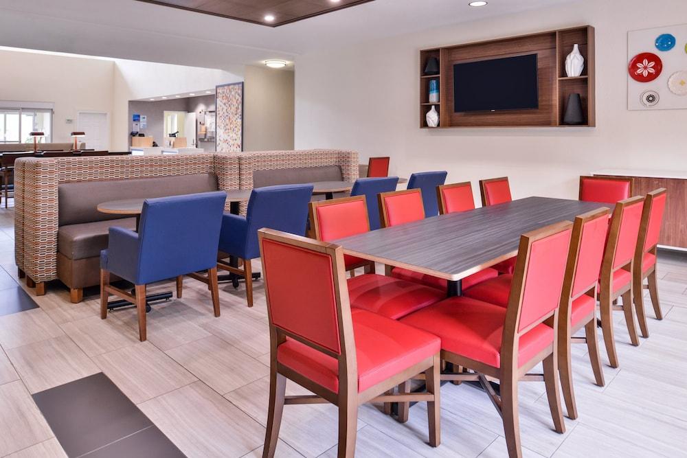 هوليداي إن إكسبرس تامبا ٕن آي-75 - يونيفيرسيتي أريا باي آيتش جي المنطقة الخارجية