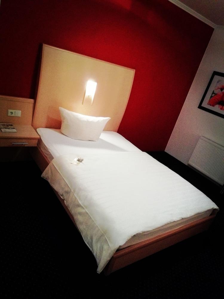 رينج هوتل أبل باوم غرفة