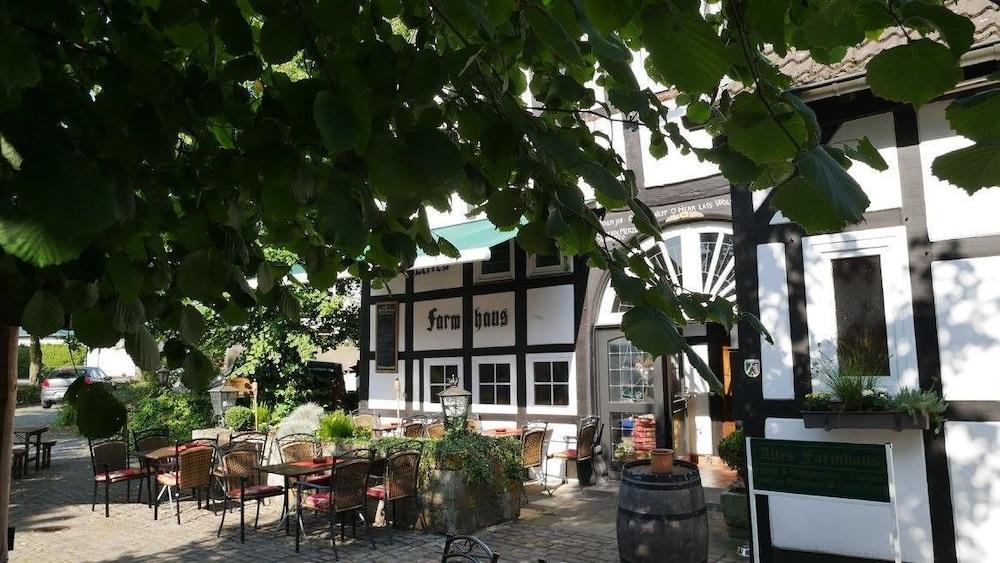 ألتيس فارم هاوس