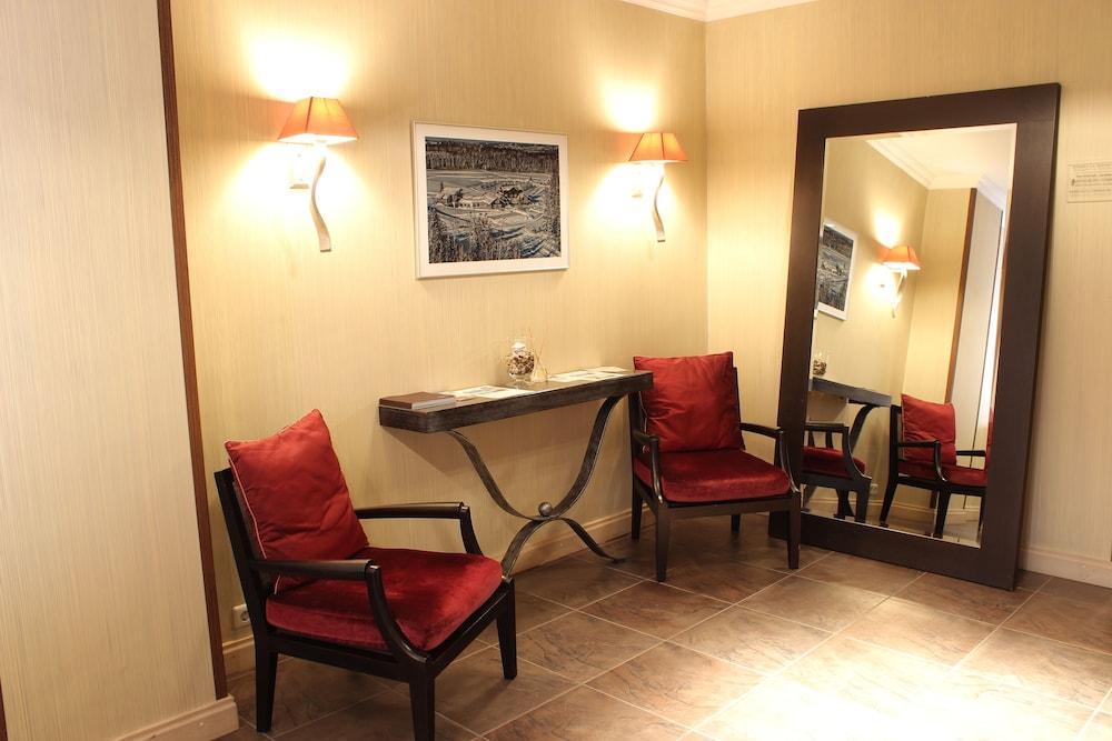 Hotel Complex Tseleevo Interior Entrance