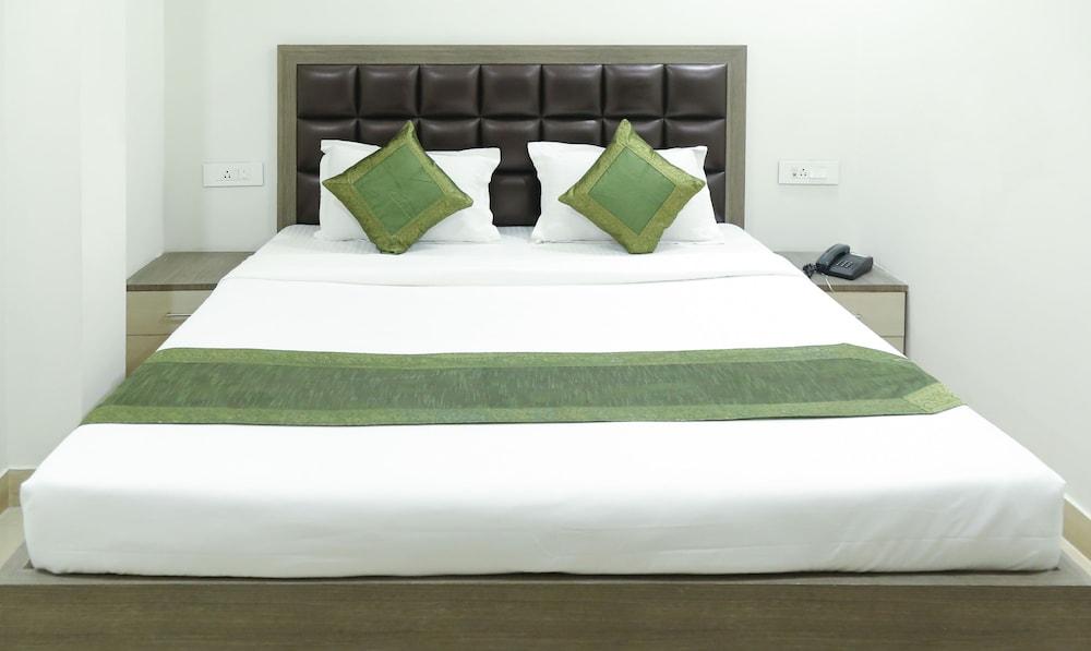 Treebo Ashirwad Room