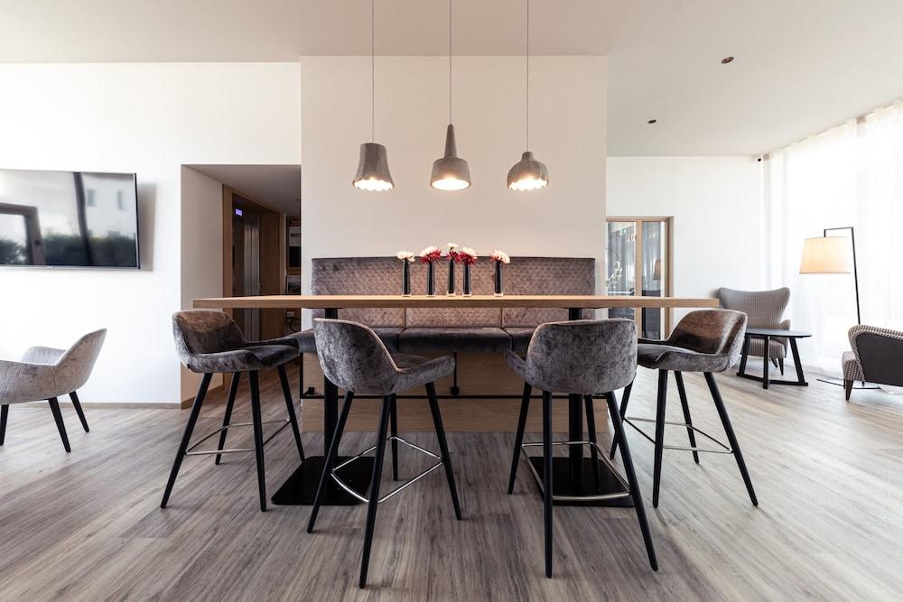 بي آند بي بتيك هوتل كلارا منطقة الجلوس في الردهة