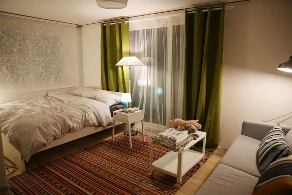 JJ's Studio in Hongdae Room