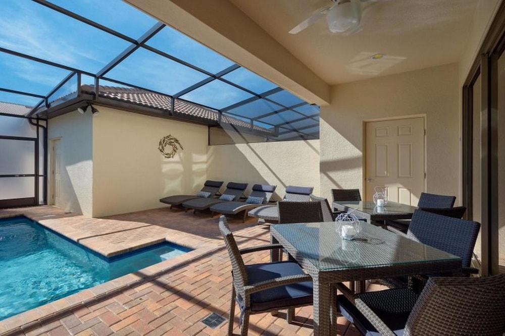 ويندسور آت ويست سايد  هومز باي أتلاس في إتش زحليقة مائية