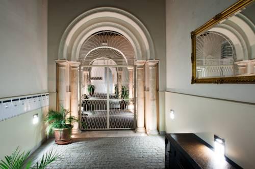 Singular Castellar Featured Image