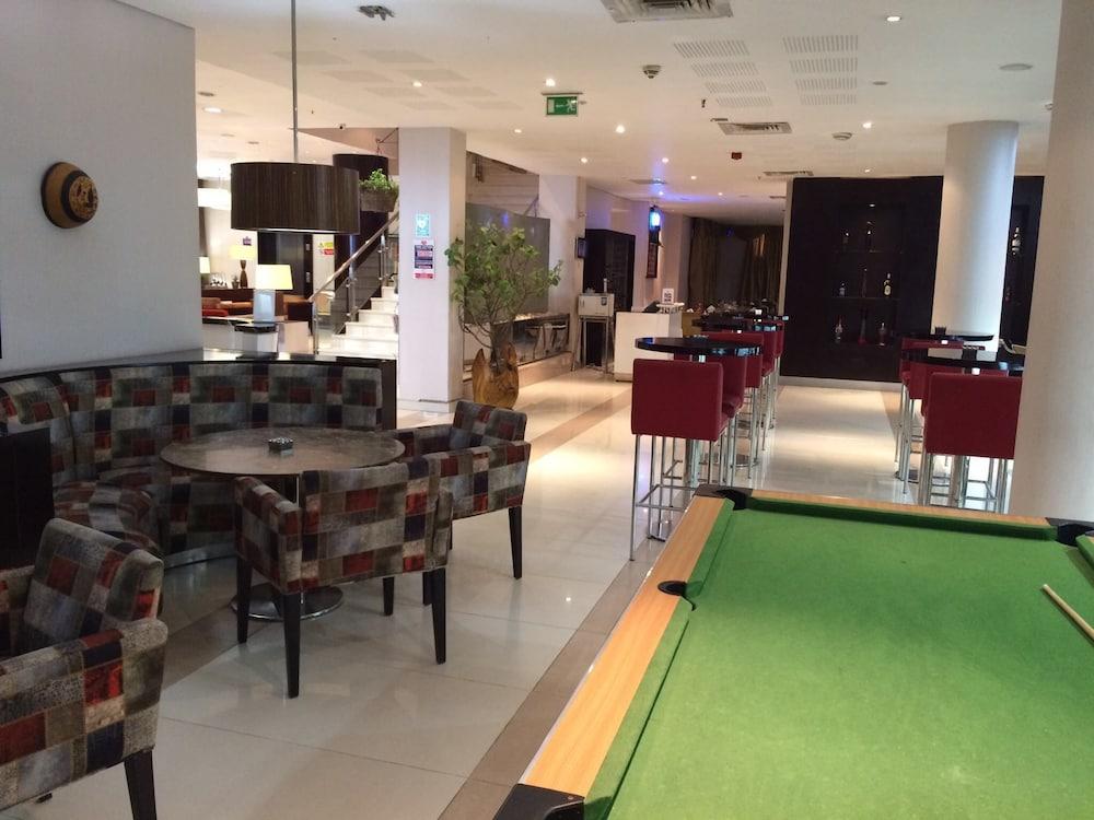 بست بريمير بورت هاركورت هوتل بلياردو