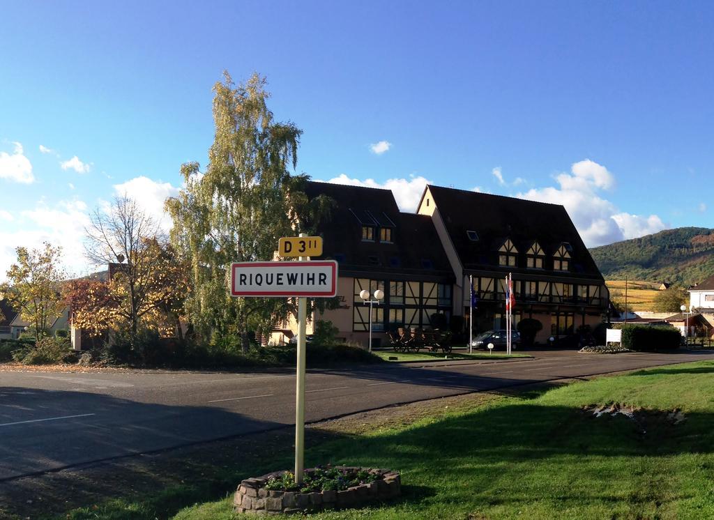 أوتيل لو ريكوير