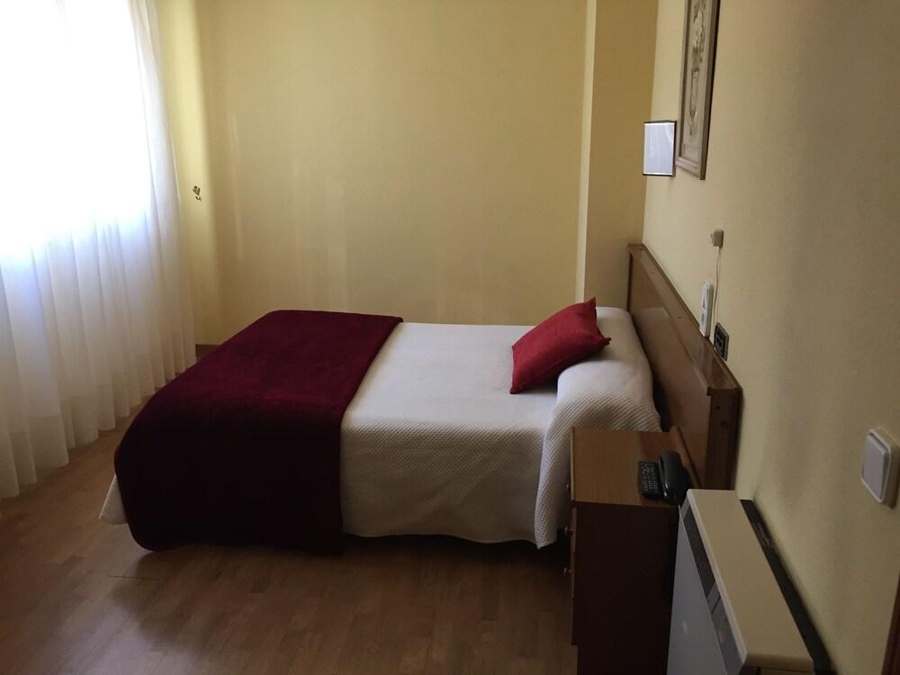 Hotel Villa de Verin Room