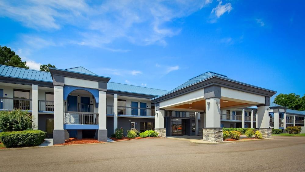 بست ويسترن إمبوريا