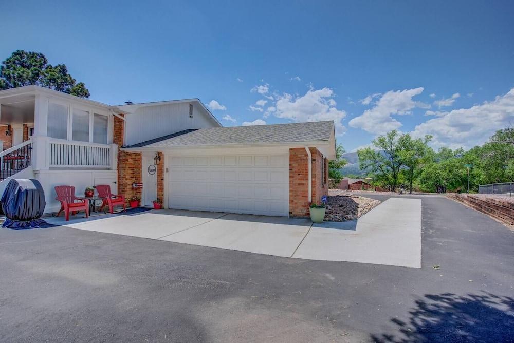 جاردن ليفل بيرفيكت هوت تب فاير بيت آند مور! المنطقة الخارجية