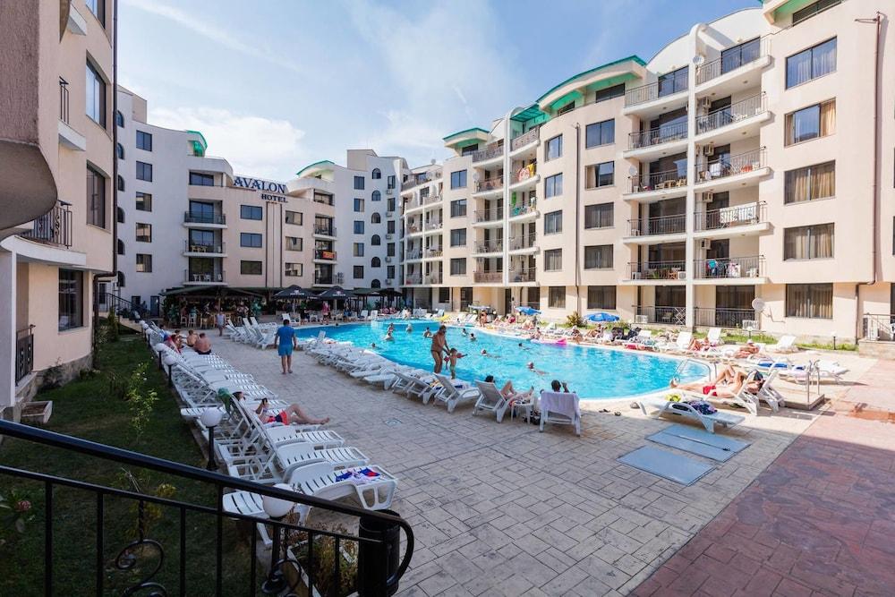 Studio with Pool View Outdoor Pool