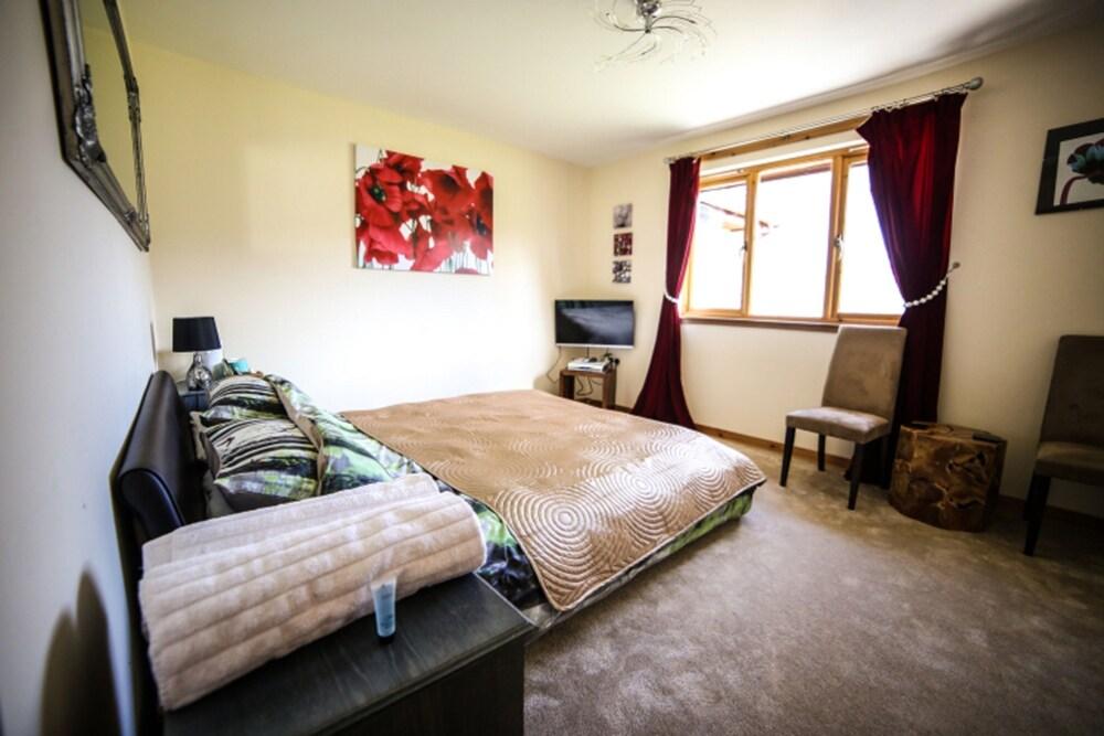 لوخ نيس بد آند بريكفاست أخرى