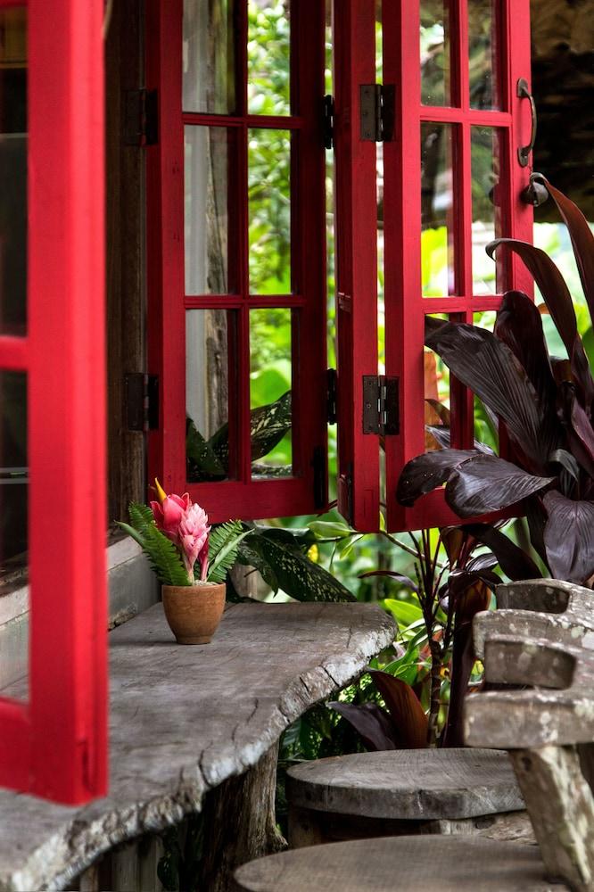 Baan Kaew Mongkorn Interior