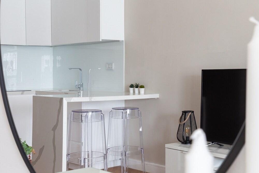 Upscale Studio Apartment in JLT Interior