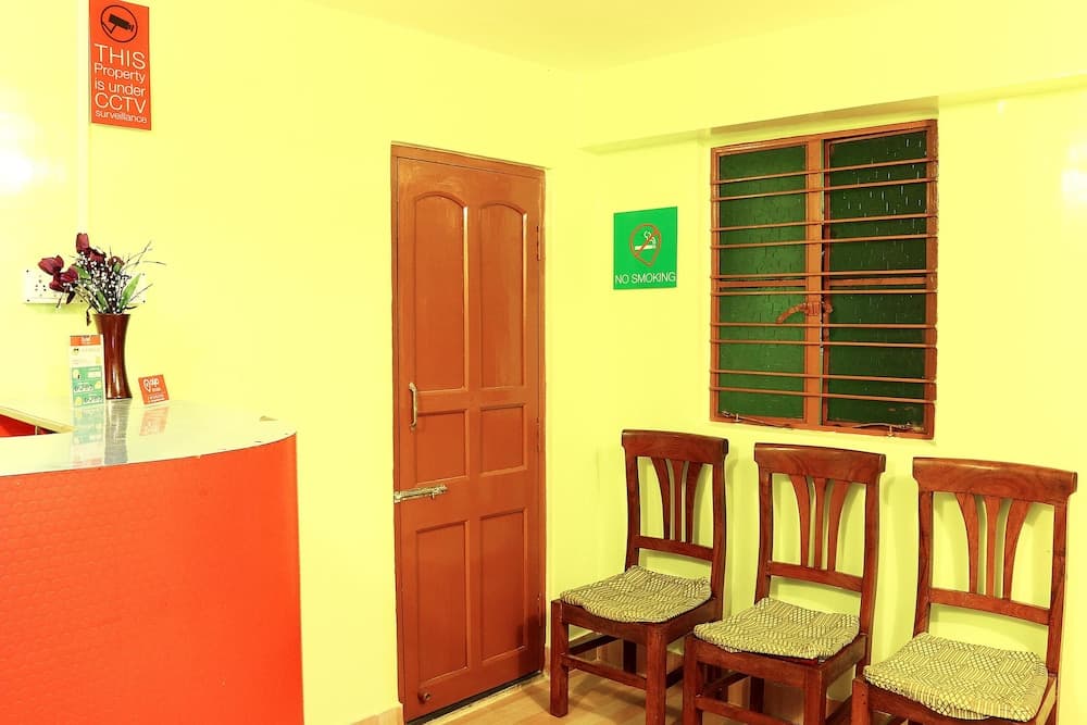 OYO 1059 near Ruby Hospital Lobby Sitting Area