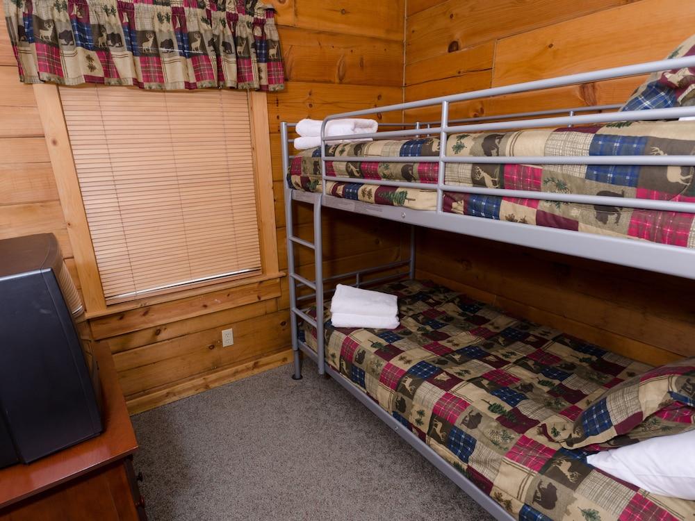Loggers Run Room