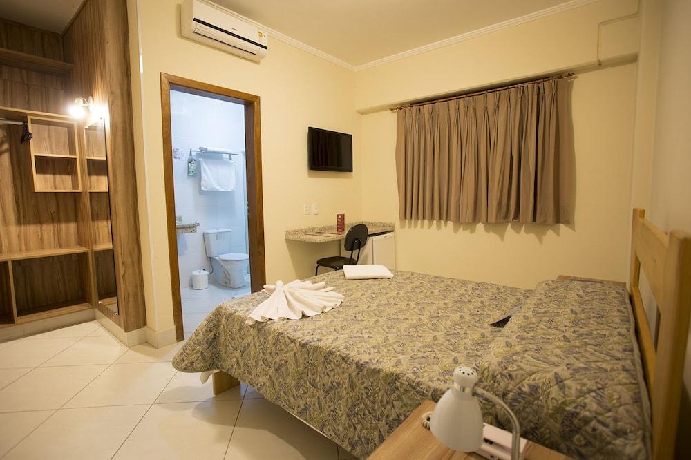 هوتل فيتوريا بيندامونانجابا