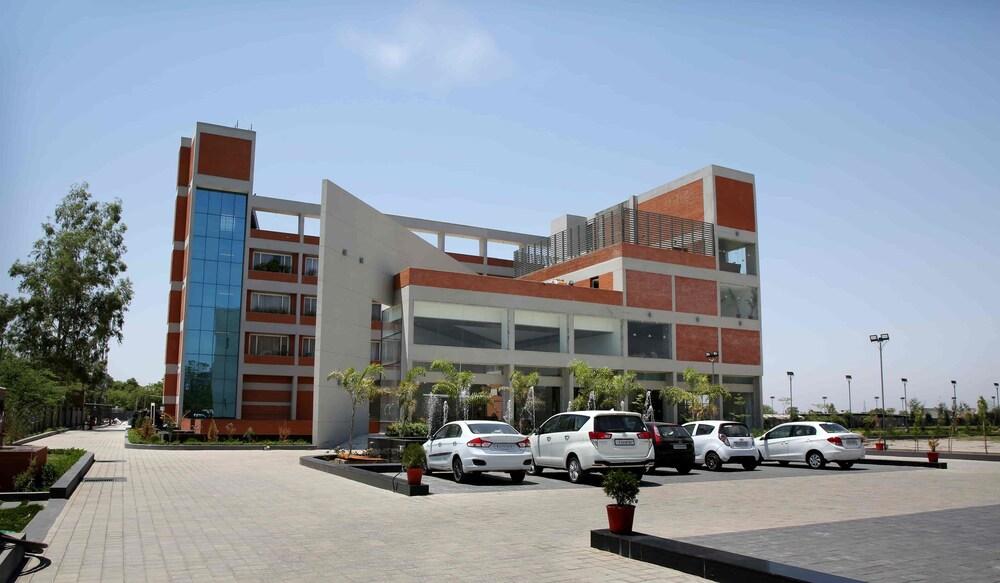 هاريالي ريزورت