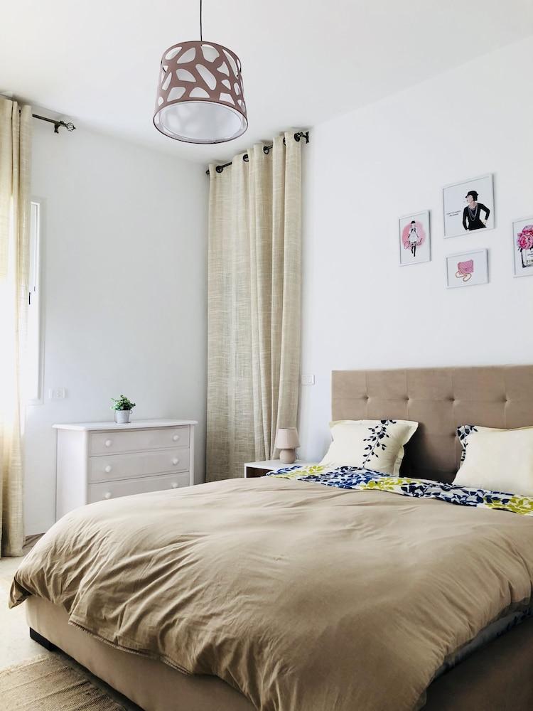 شقة مريحة جديدة في المرسى - للبالغين فقط غرفة