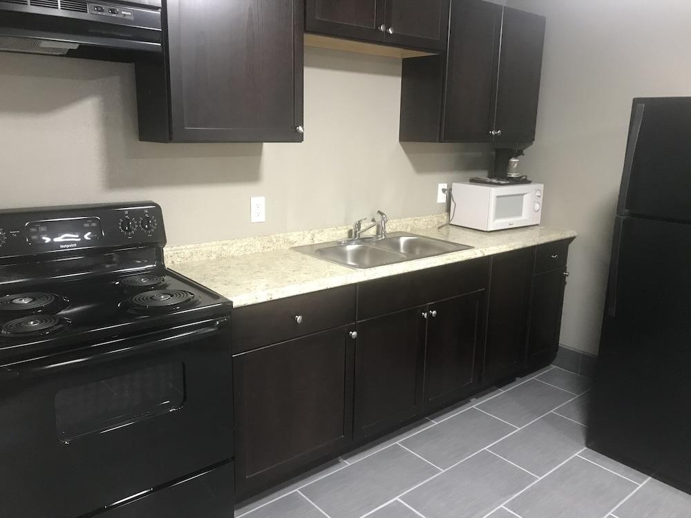 دايز إن آند سويتس باي ويندام كوليرفيل جيرمانتاون أريا غرفة