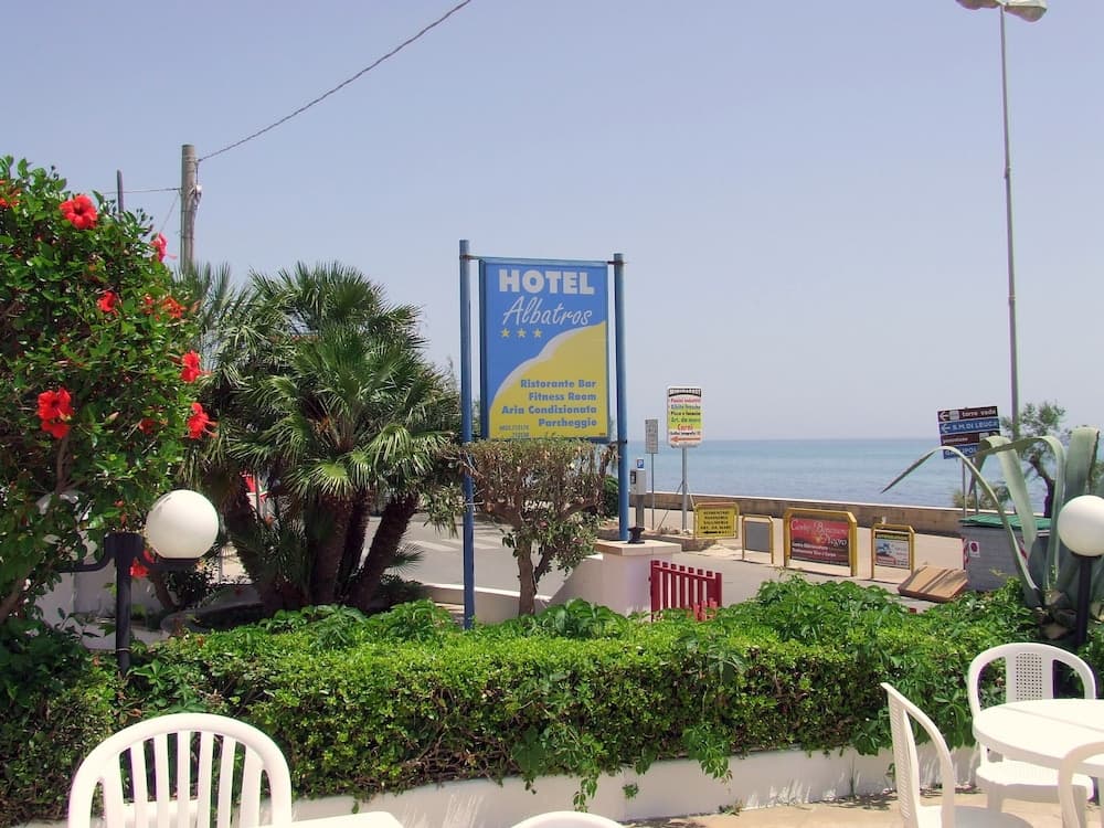 Hotel Albatros Exterior