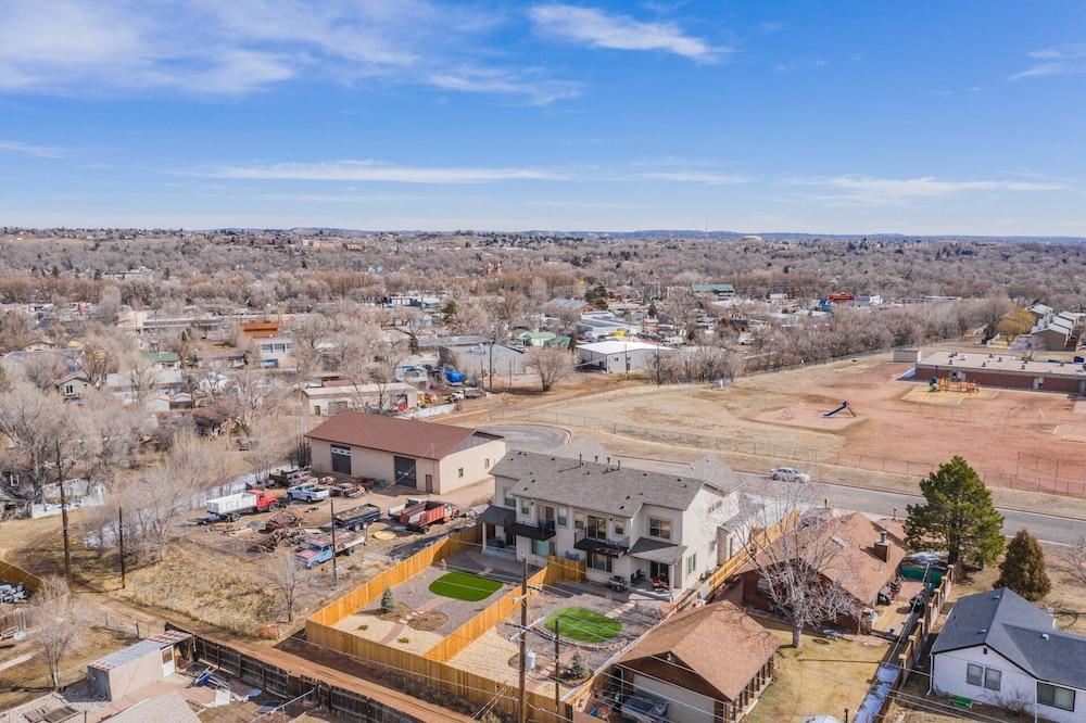 1يبد ايٕان ن فيفسغاردن أوف ذا جودسلرج جروبس منظر من الجو