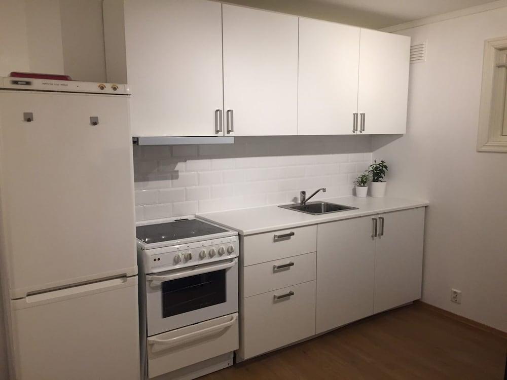 نايس باسيمينت أبارتمنت إن سنترال أوسلو غرفة