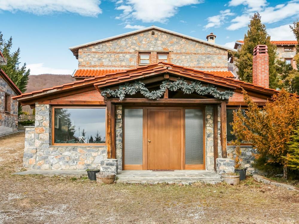 لافيش هوليداي هوم إن بيلا ويذ هوت توب الصورة الأساسية