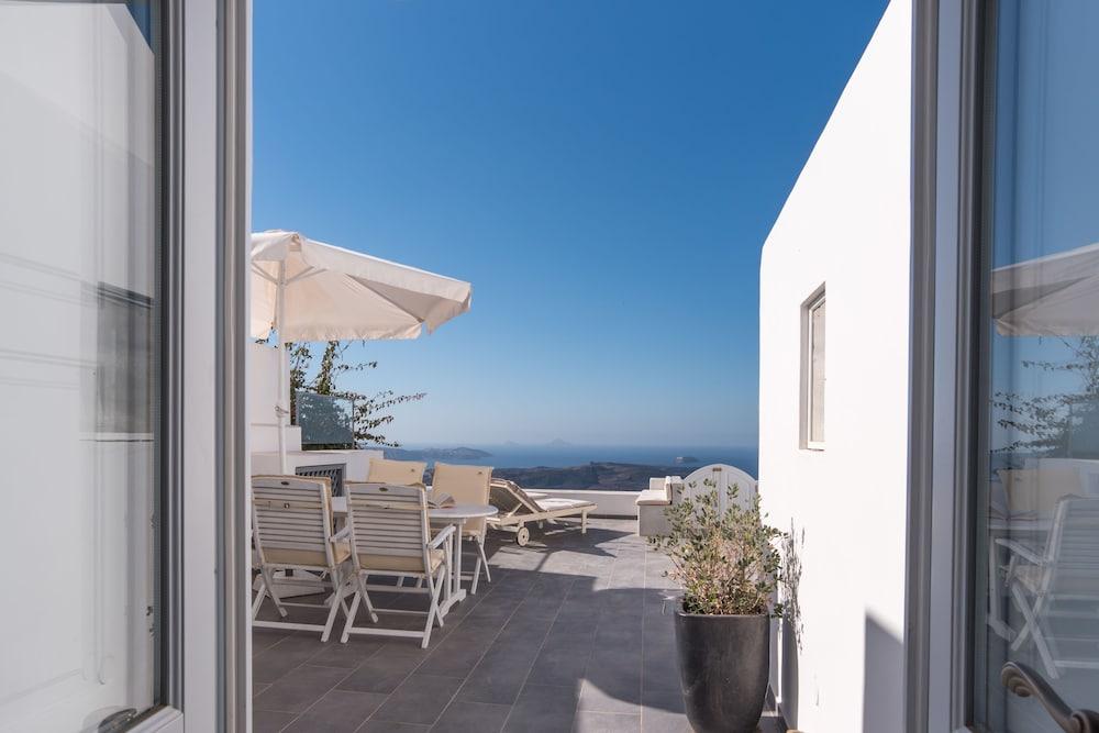 Karpimo Horizon - Caldera View with private hot tub Exterior detail